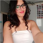 Profesora de primaria capaz de ayudar con todas las asignaturas, incluyendo idiomas como el inglés, o ciencias.